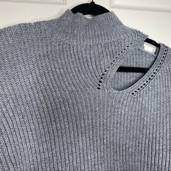 ASTR the Label Cutout Turtleneck Sweater in Gray Size Small - Picture 5 of 11